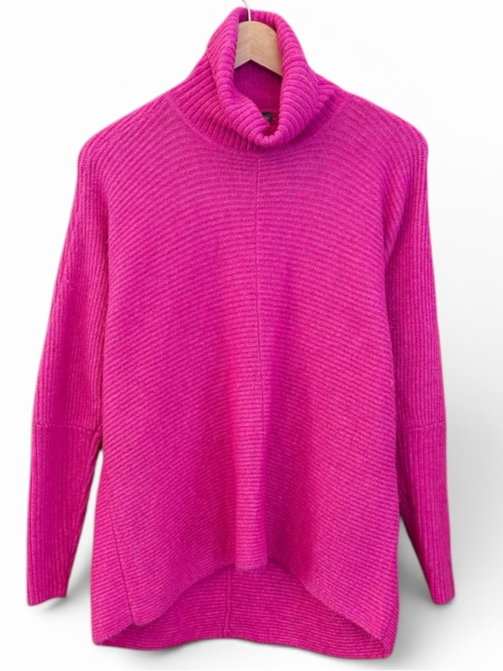 Vince Camuto Hot Pink Ribbed Turtleneck Sweater Like New Size XS